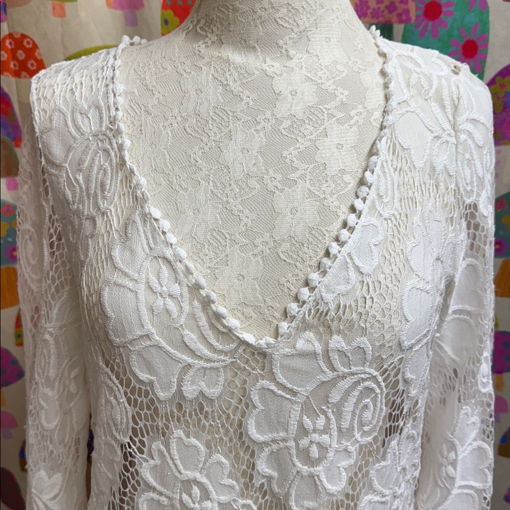 Mahina L/S Lace Cover Up. Large - Picture 2 of 9